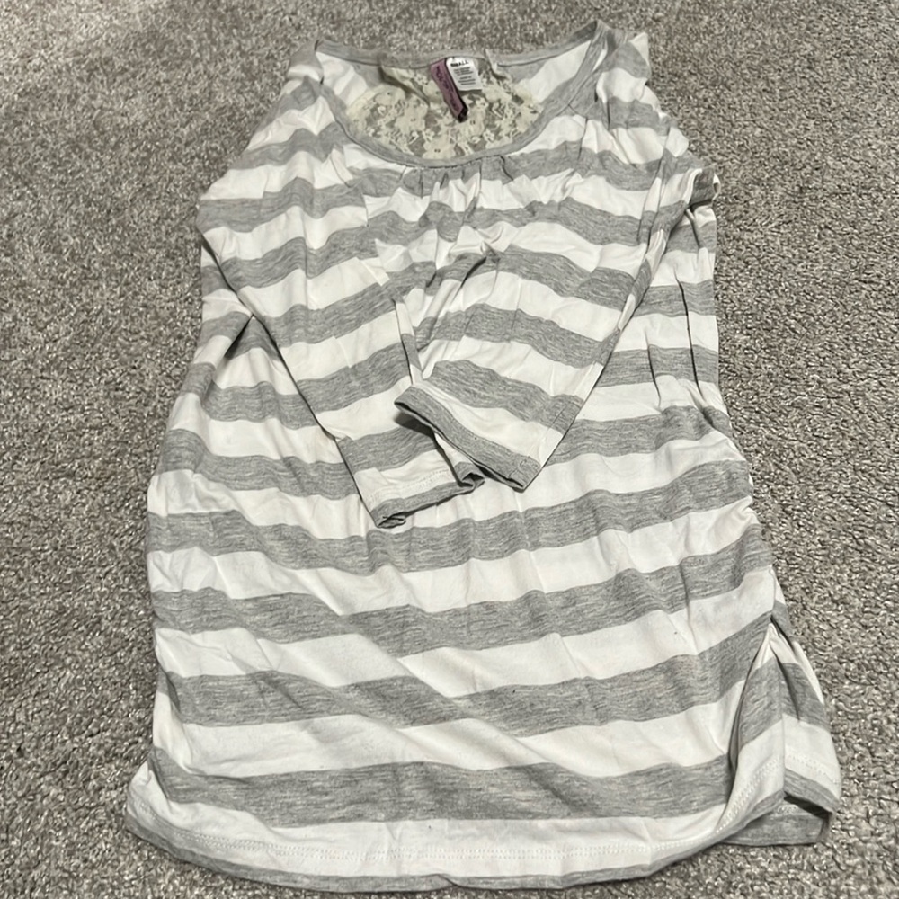 Maternity clothes bundle